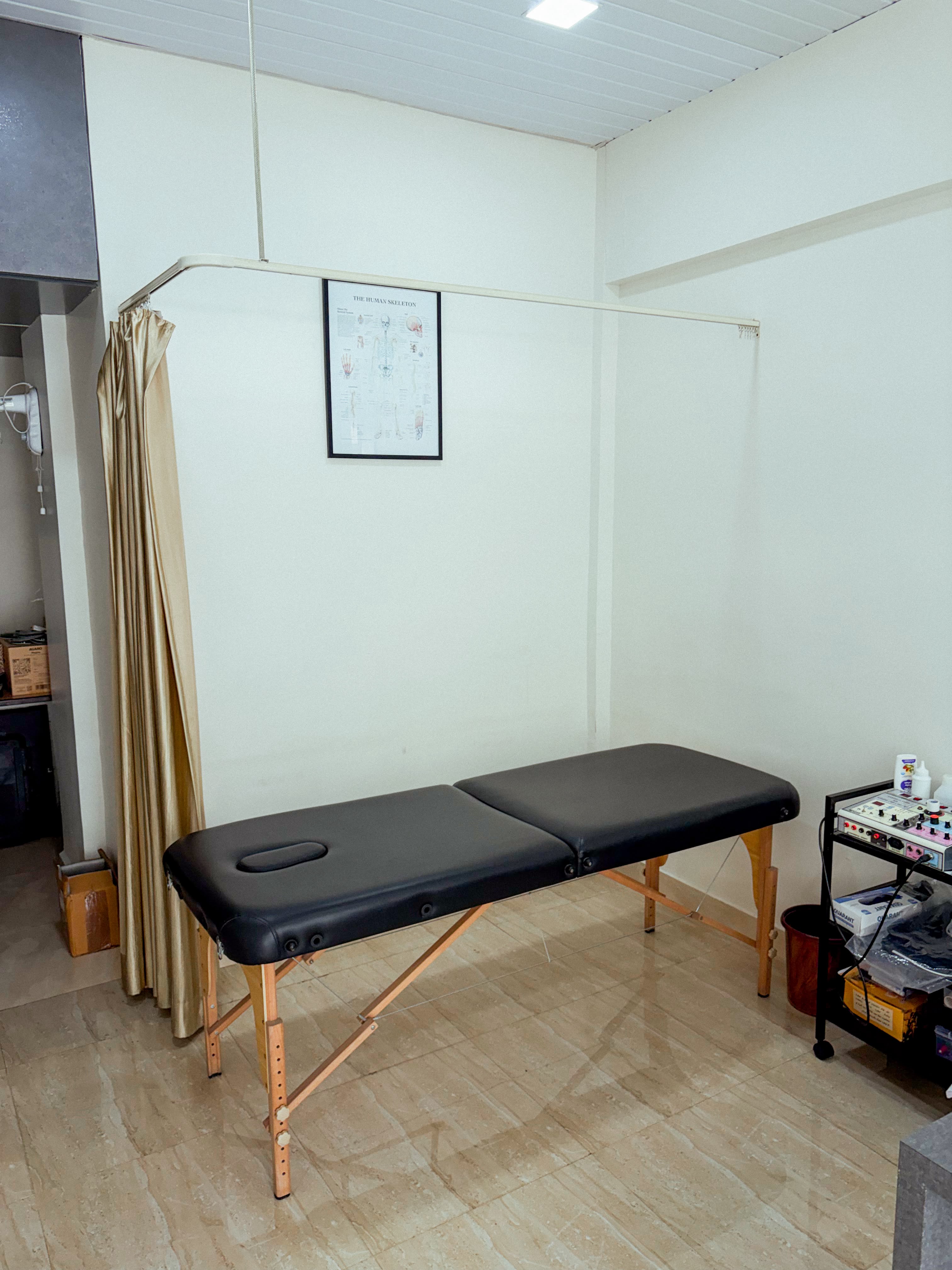 Clinical Consultation & Patient Intake Suite